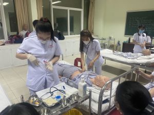 Ngành Cao đẳng Điều dưỡng học mấy năm?